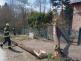 060426-Odstraňování spadlého stromu v obci Kamenice v okrese Praha-východ.jpg
