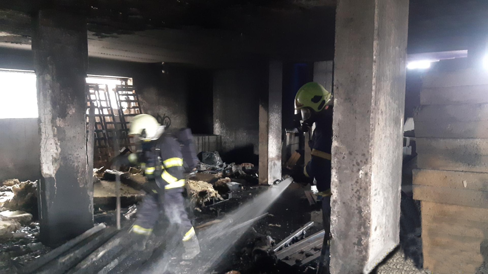 001-Požár hotelu v rekonstrukci.jpg