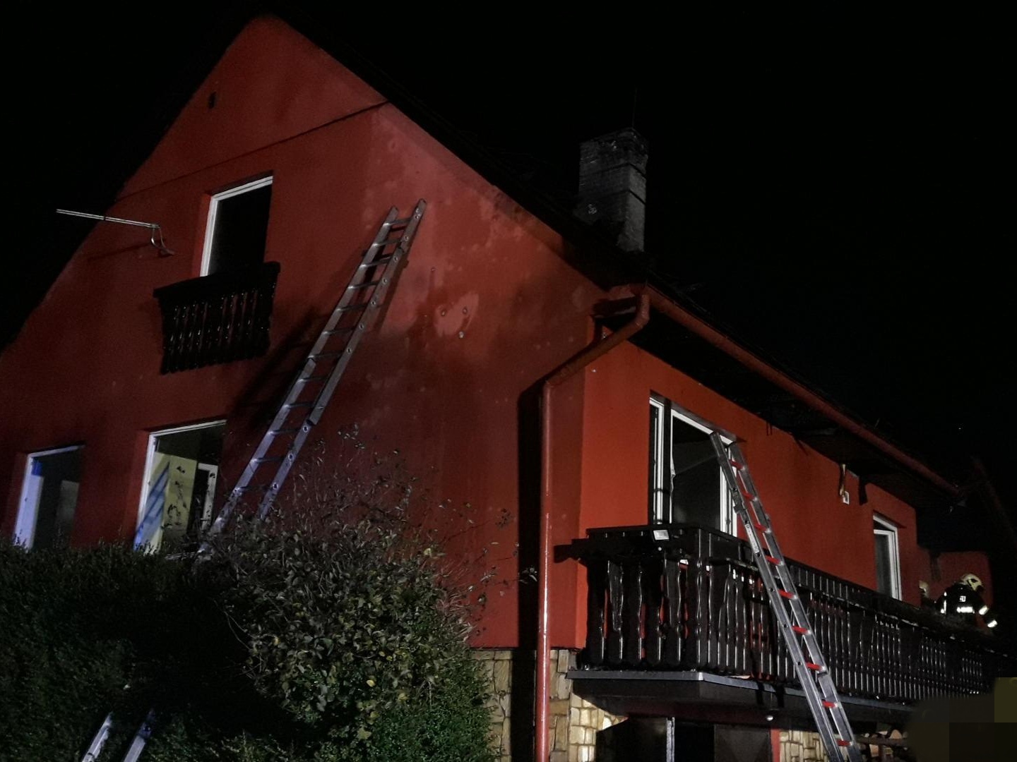 001 - požár rodinného domu v Chaloupkách.jpg