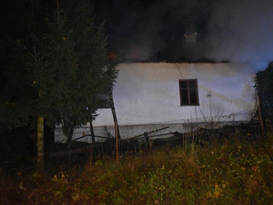 001 - požár rodinného domu.jpg