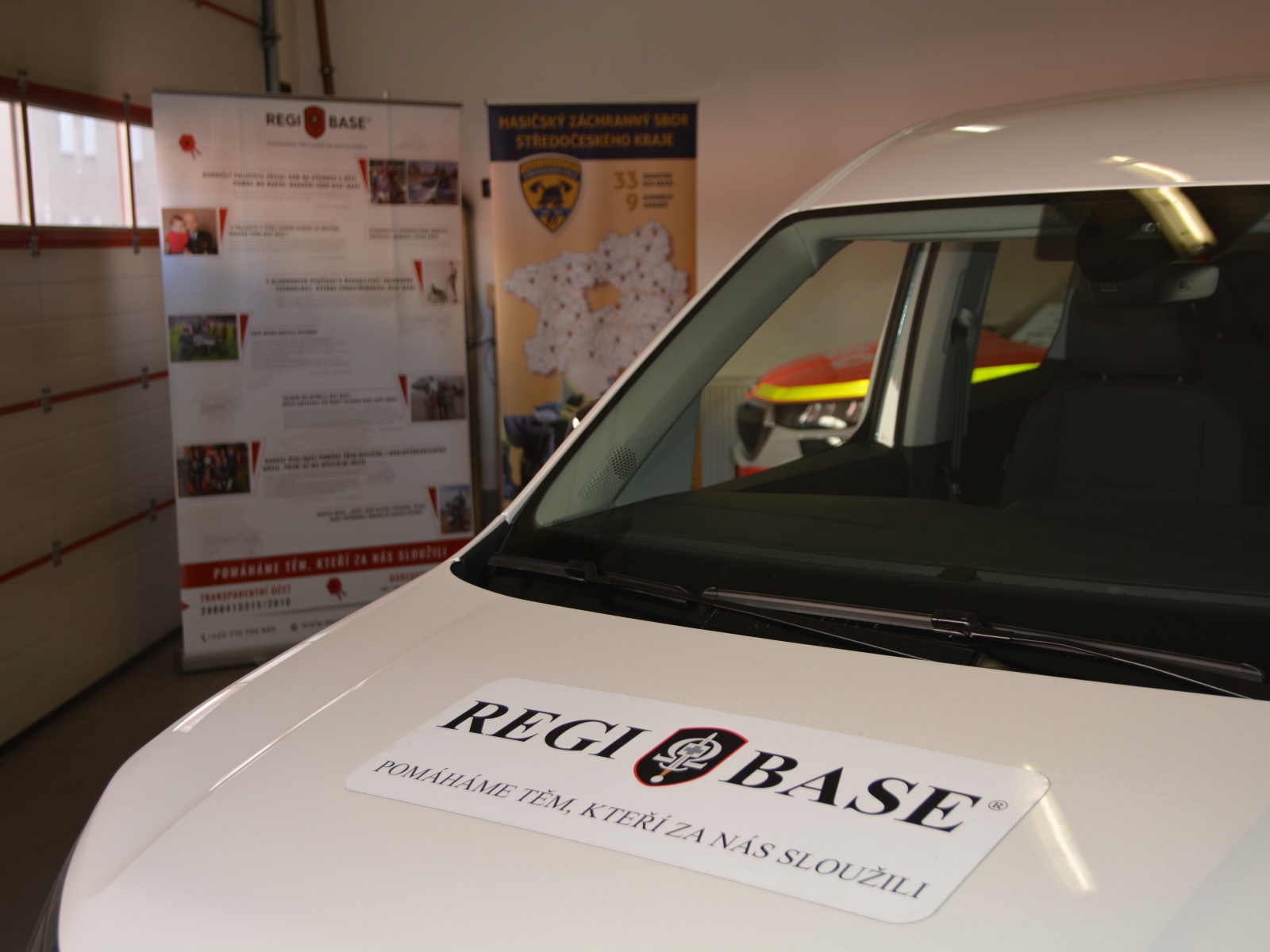 001 - předání automobilu.JPG