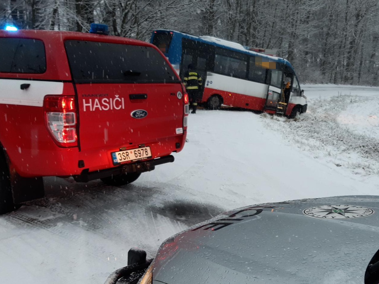 002 - čtvrteční dopravní nehody.jpg