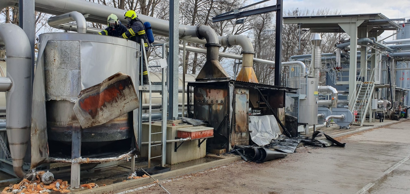 003-Požár technologického zařízení v průmyslovém areálu v Kouřimi na Kolínsku.jpeg