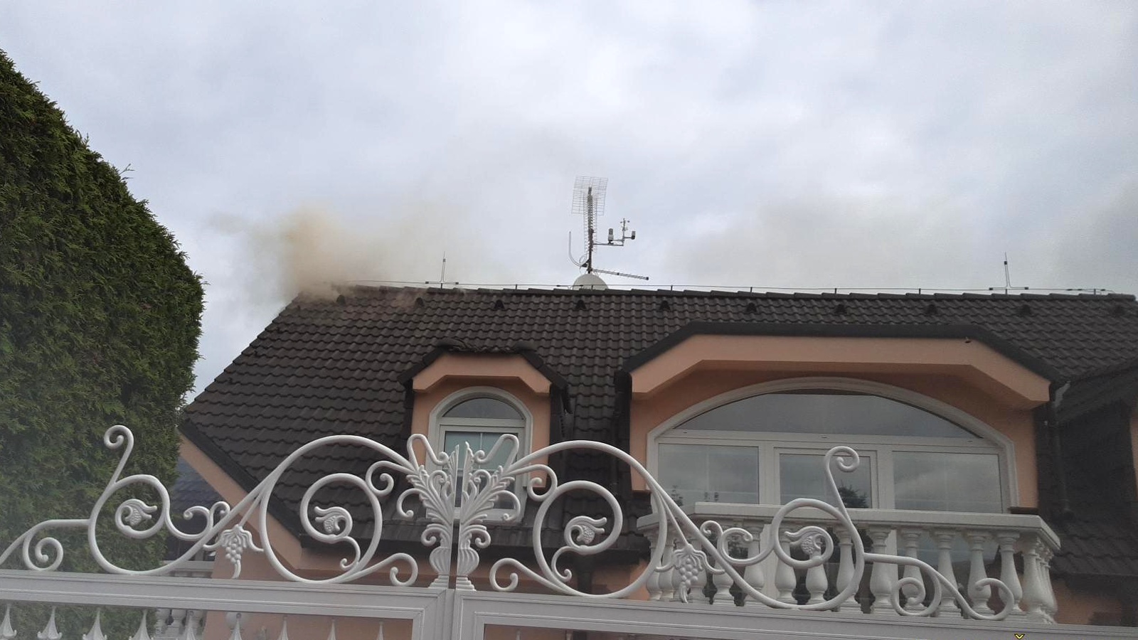 003-Požár v podkroví rodinného domu.jpg
