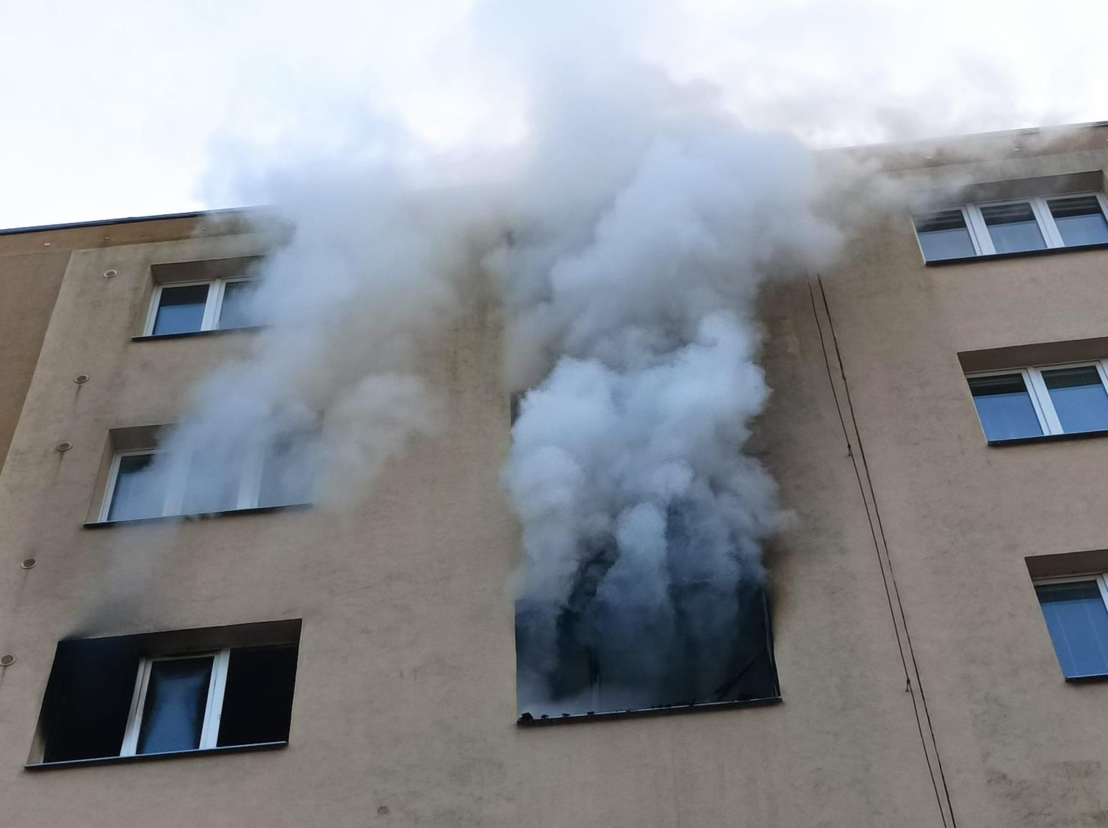 003 - požár bytu v panelovém domě.jpg