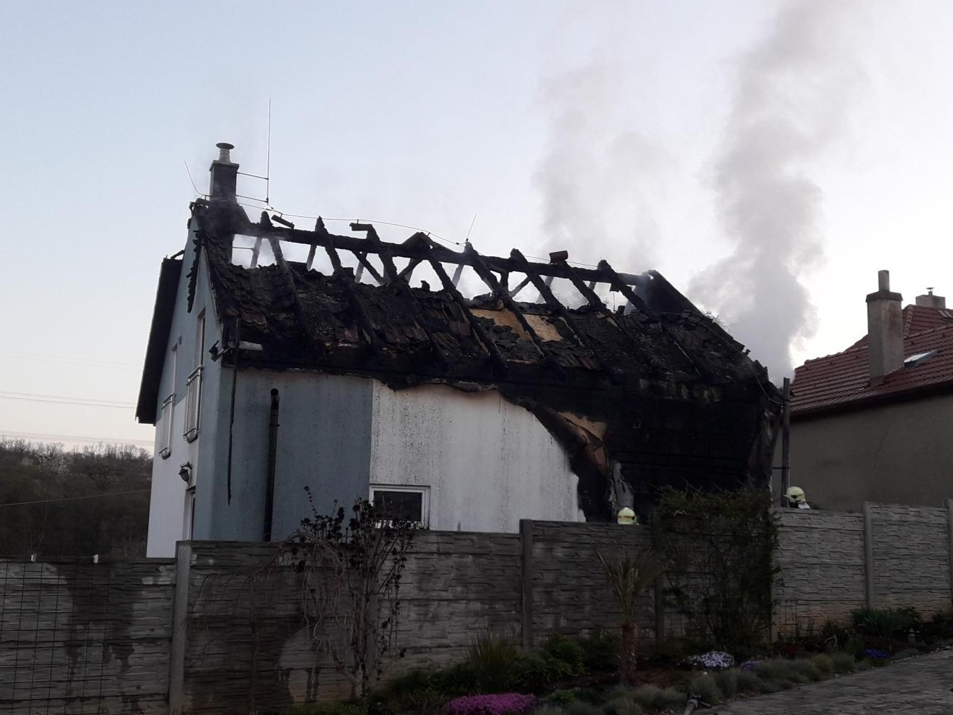 004 - požár rodinného domu.jpg