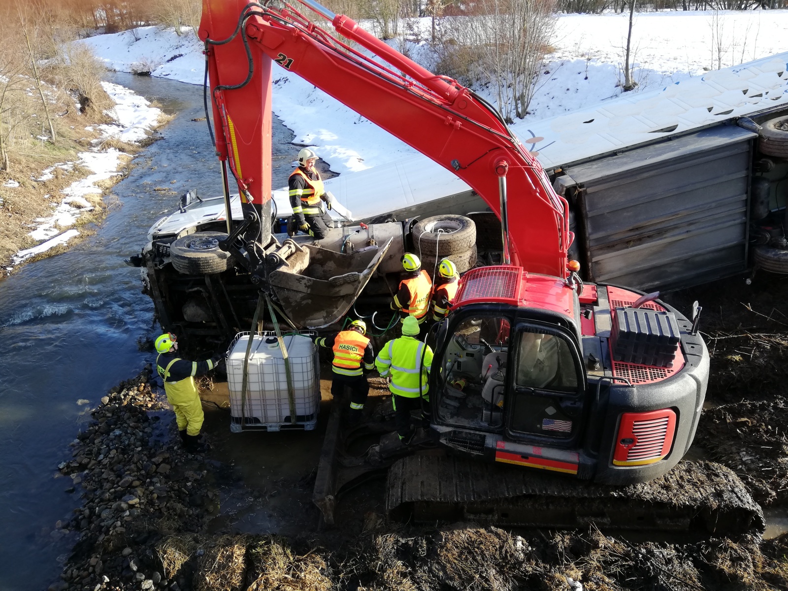 004.jpg