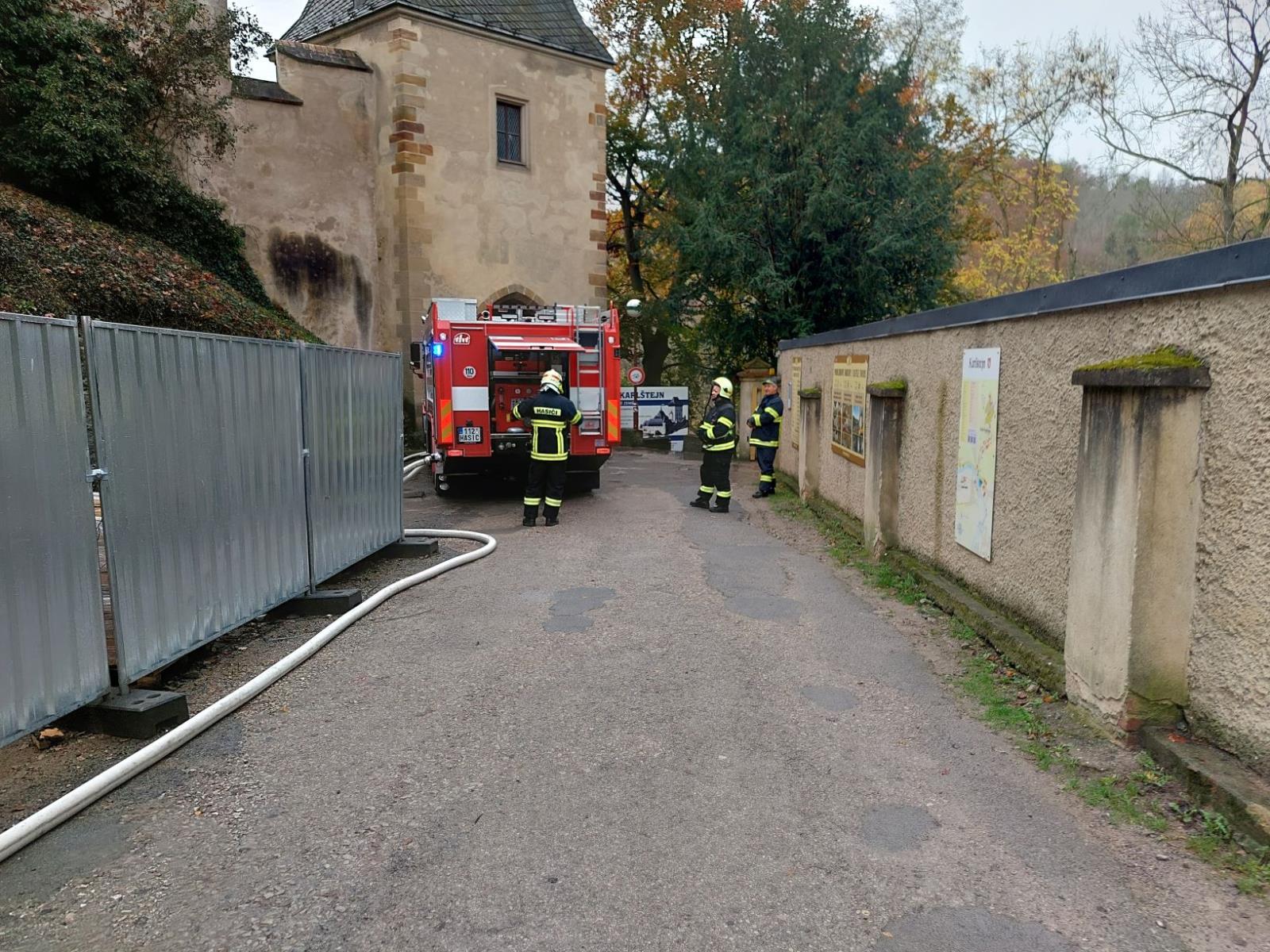 009-Prověřovací cvičení na hradě Karlštejn.jpg