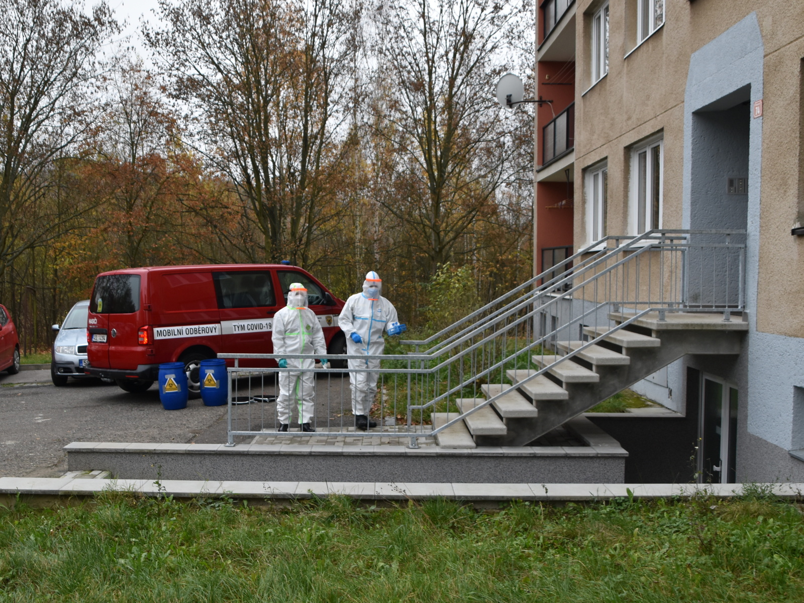 015-Mobilní odběrový tým.JPG