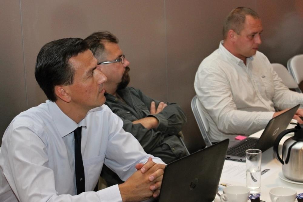 093.jpg
