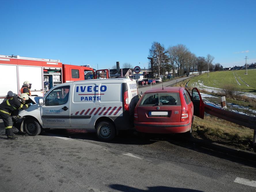 1 Dopravní nehoda OA a dodávka, Veselí nad Lužnicí - 29. 1. 2015 (3).JPG