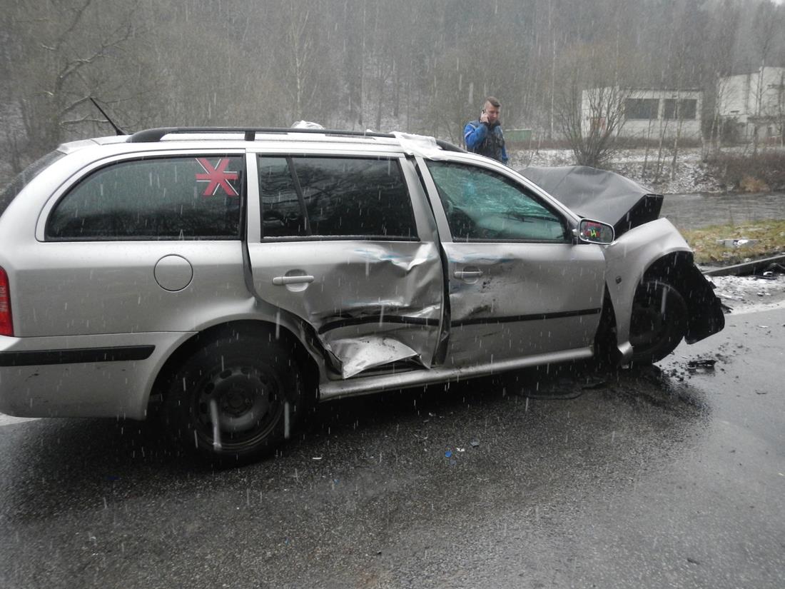 1 Dopravní nehoda, Větřní - 3. 3. 2016 (3).JPG