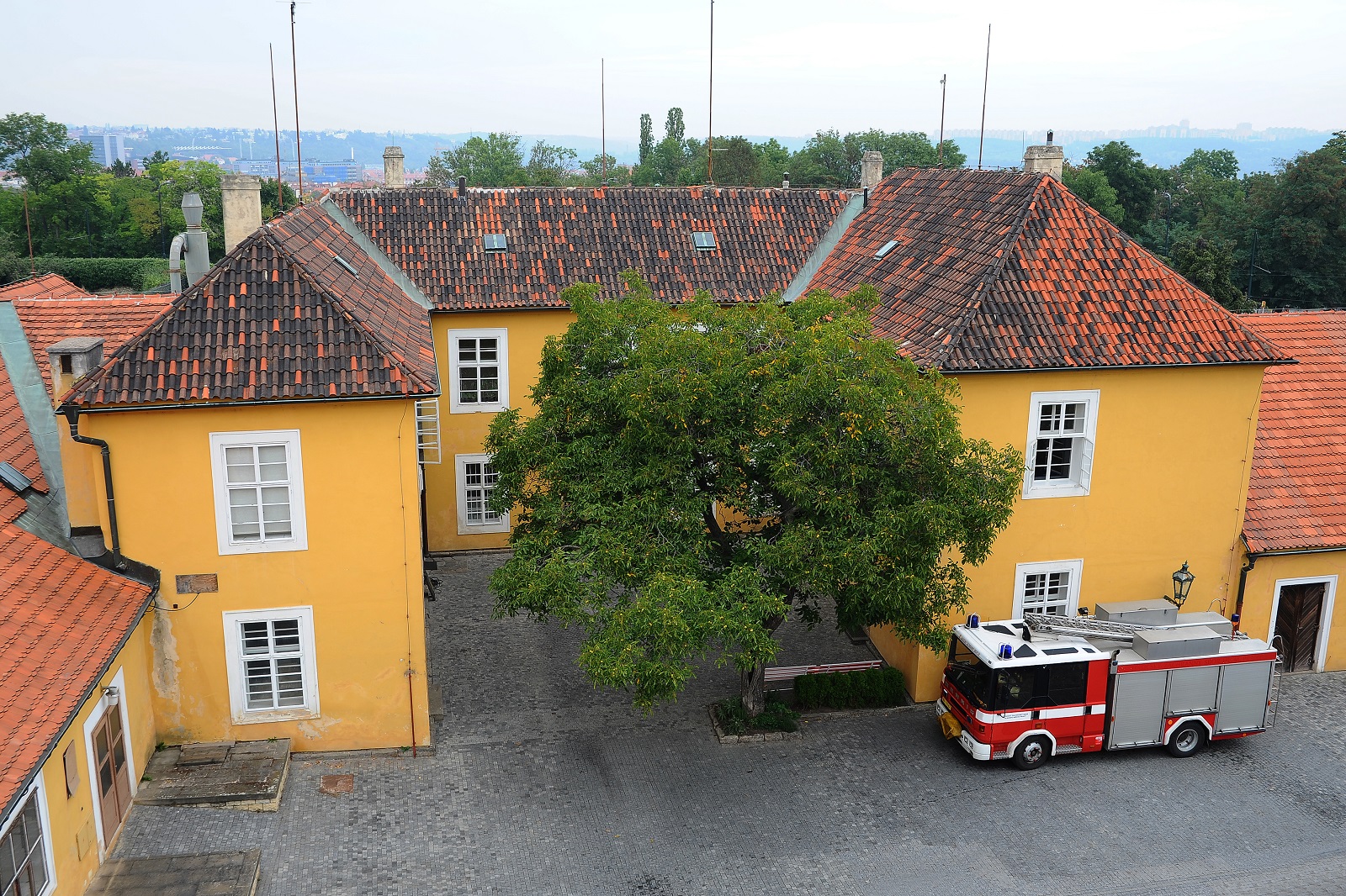 1 budova útvaru.JPG