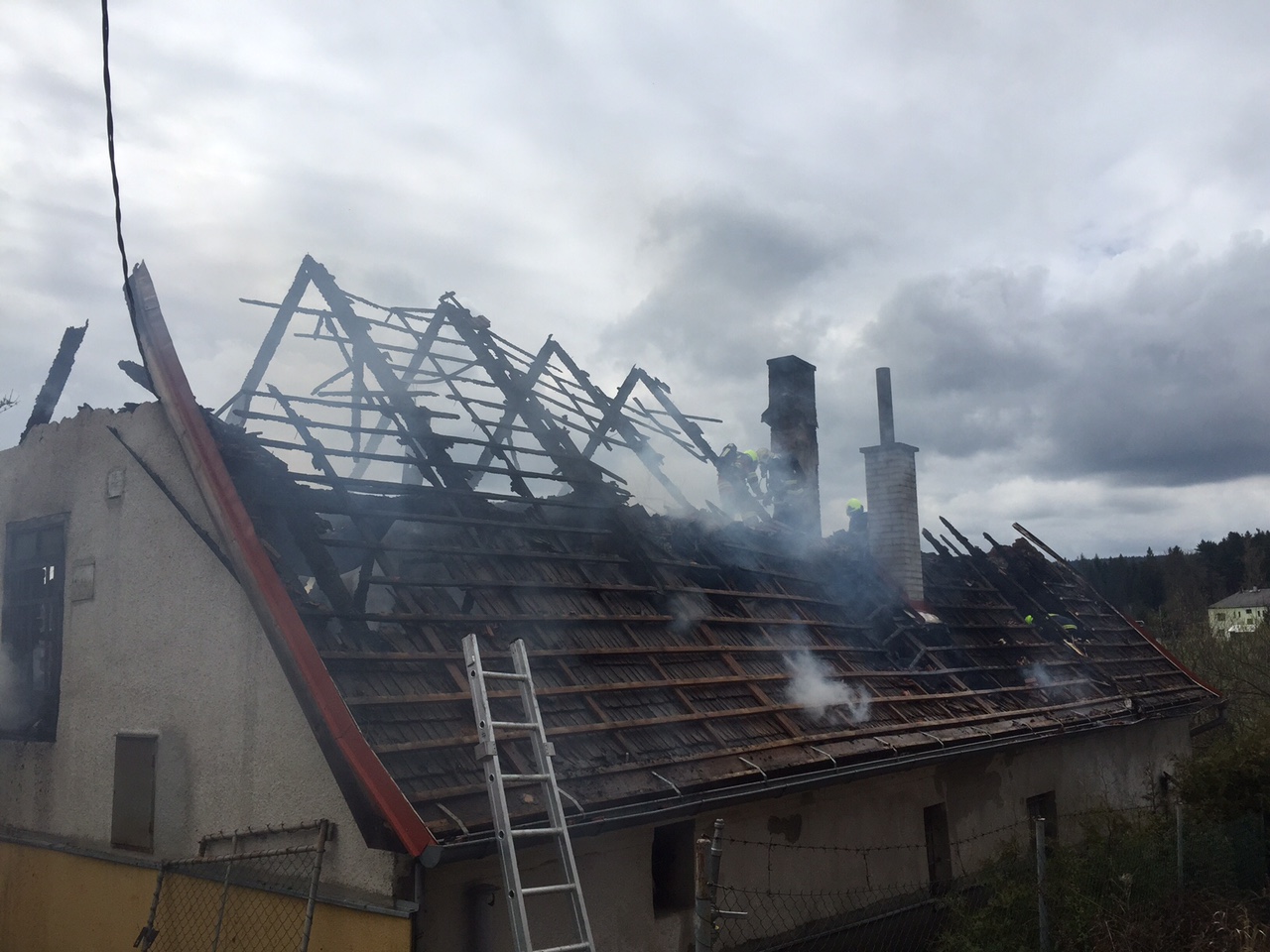 1 požár RD Nové Valteřice (1).jpg