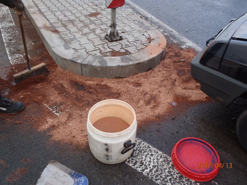 13.4.2017 (PM 18.23) DN Plzeň, Černice.JPG