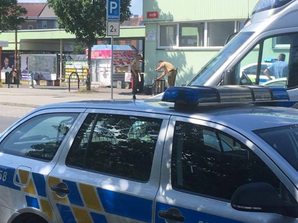 13.6.2017 (PM 14.58) Plzeň - podivné zavazadlo na CAN (2).jpg
