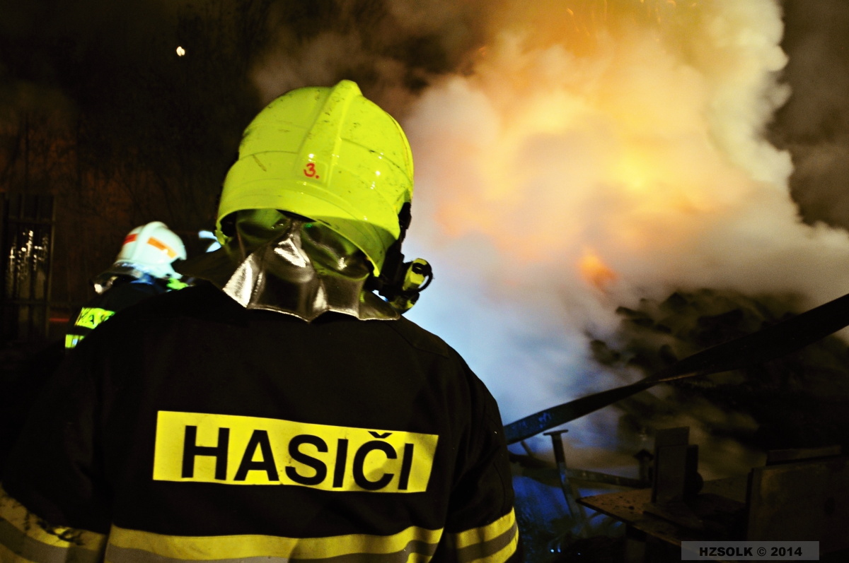 14 18-4-2014P_NB_ hala Olomouc Chválkovice (3).JPG