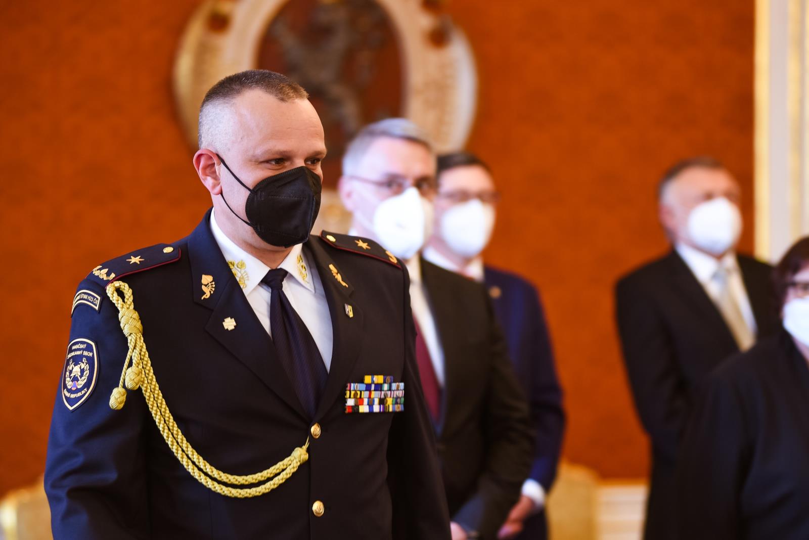 14_brig. gen. Ing. David Kareš přichází do sálu.jpg