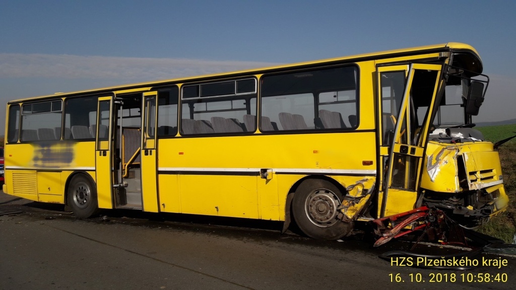 16_10_2018 DN Oa x autobus, Čínov (3).jpg