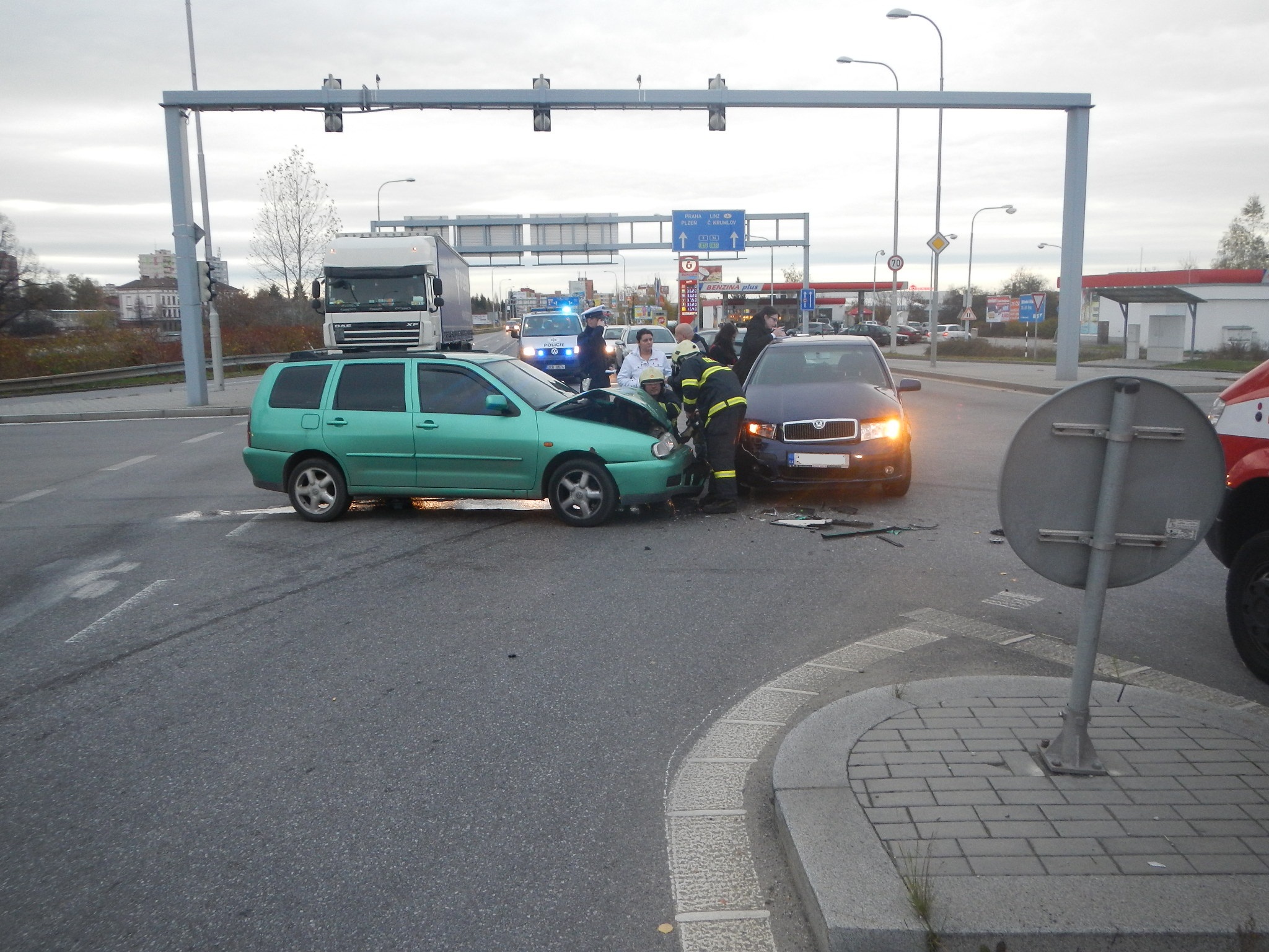 2 Dopravní nehoda, České Budějovice - 29. 10. 2013 (1).jpg