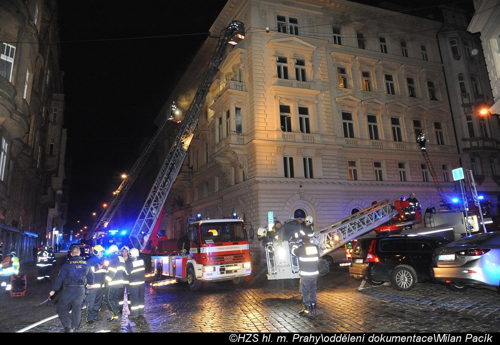2 HOTEL.jpg