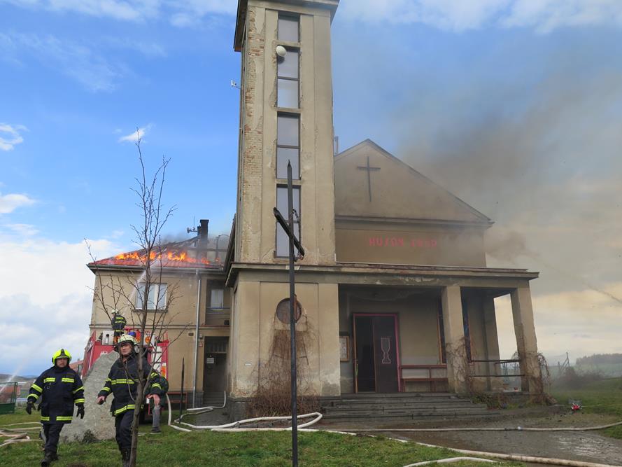 2 Požár kostela, Mirovice - 31. 3. 2015 (3).JPG