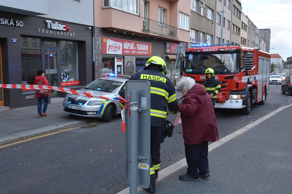 2 Spadlá lampa Bělohorská
