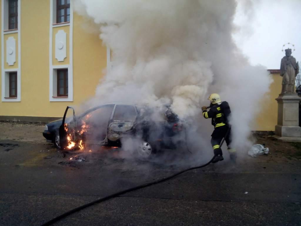 20.11.2015 požár OA Sulislav.jpg