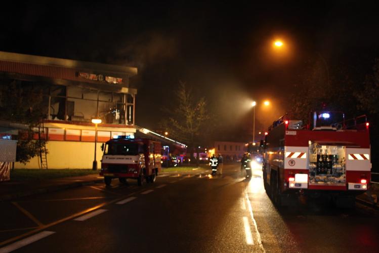 20111014-2011.10.20. - požár Ratolesti - Skleníku ČK_06.JPG