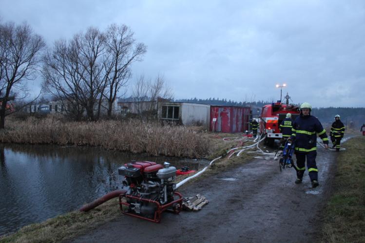 20111217-požár Lhota Samoty u Plané n.L_12.JPG