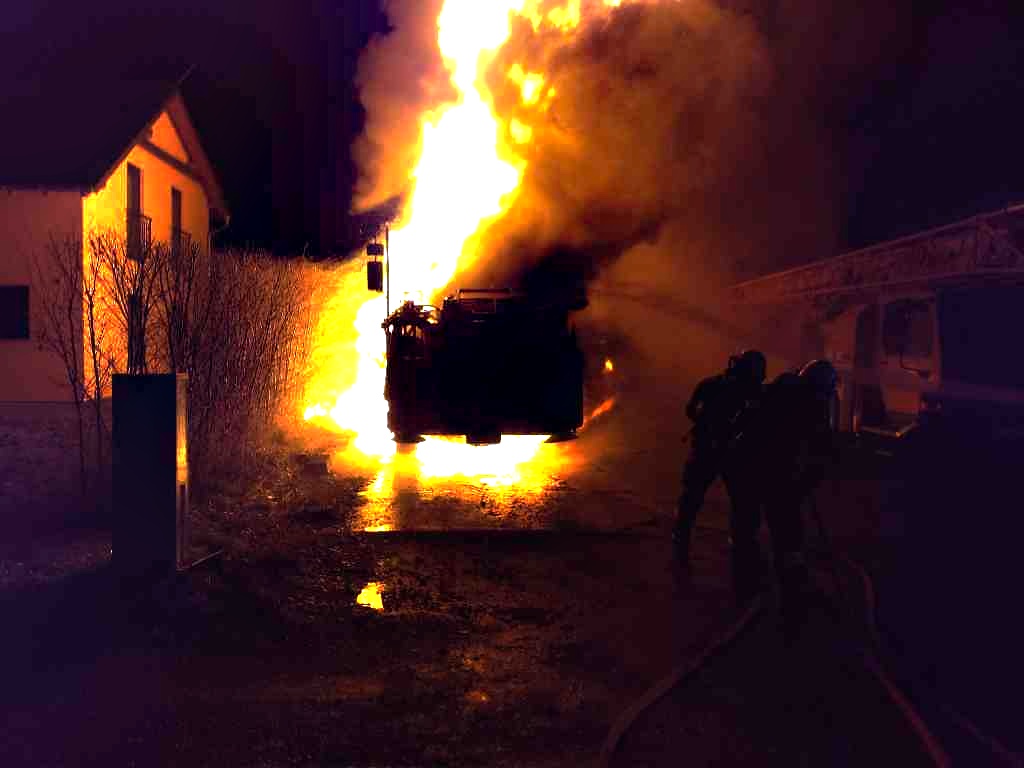 2023-12-15 Požár autojeřábu, Bučovice/Požár autojeřábu, Bučovice (1).jpg