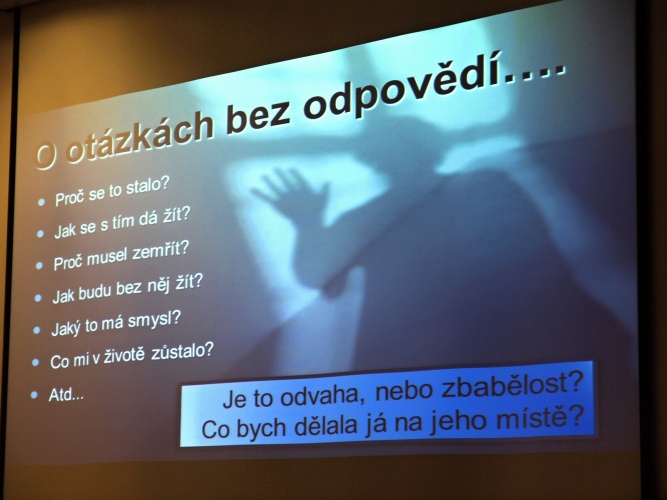 22-PB267431.jpg