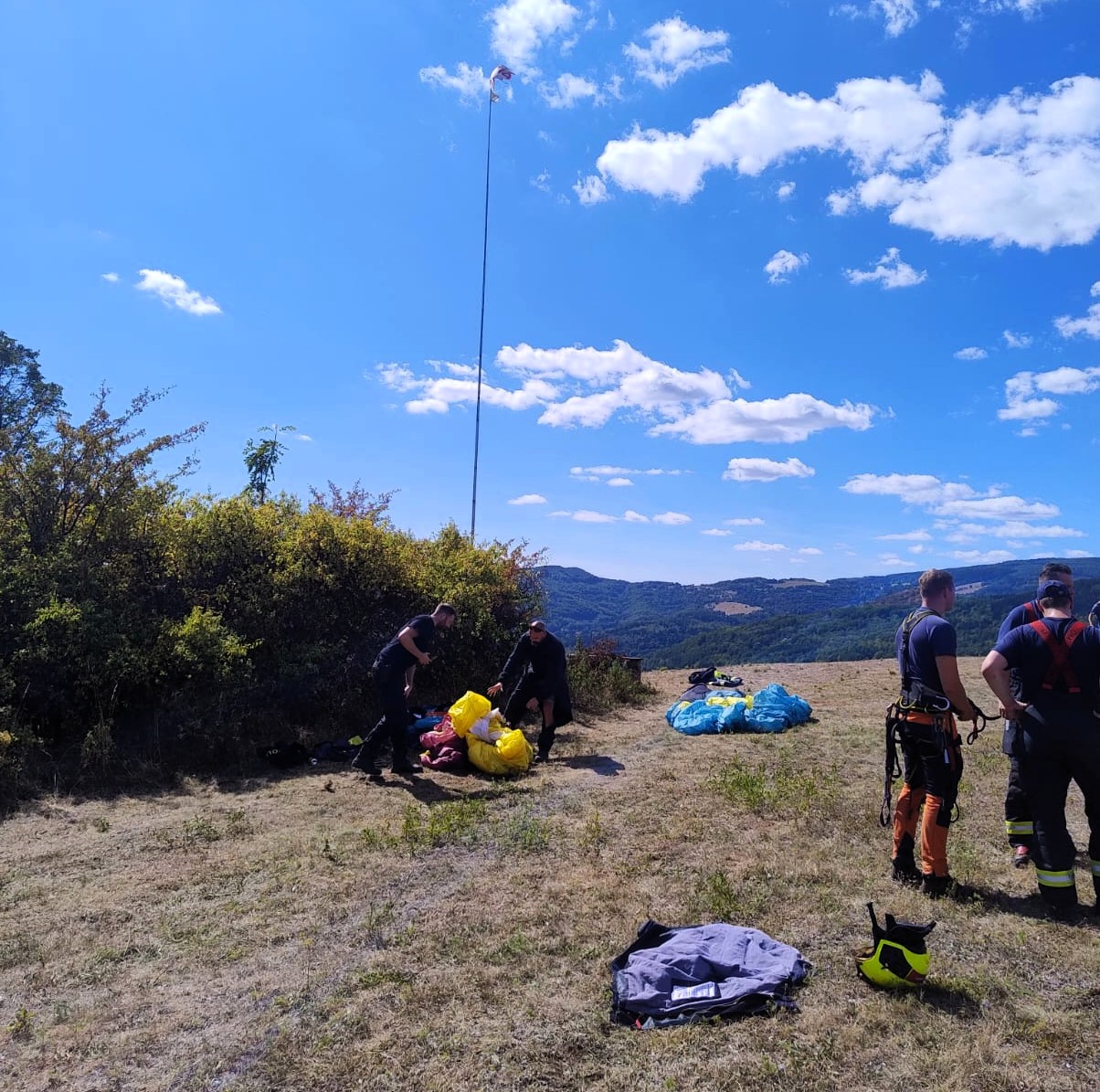 25_08_25_DN_Paraglidista_CV