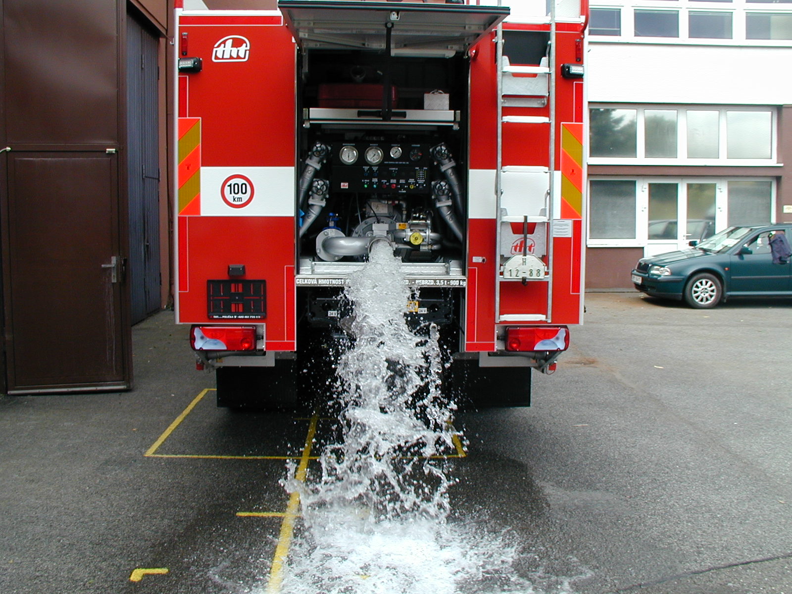 28 13-16-3.JPG