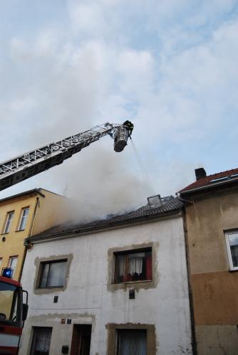 29.4.2013 požár střechy RD Trmice 2.jpg