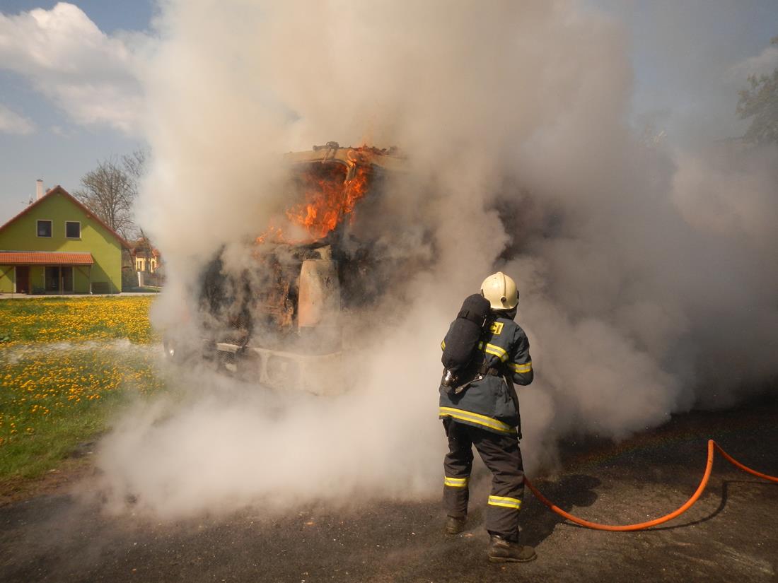 3 Požár NA, Květov - 29. 4. 2015 (3).JPG