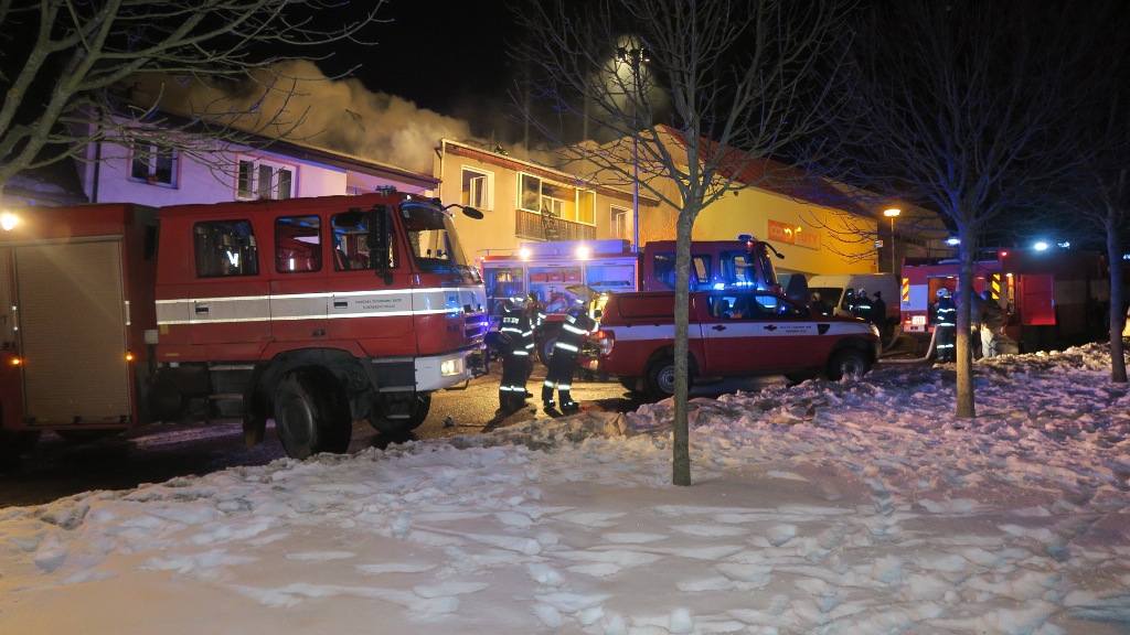 30.1.2017 (KT 22.34) požár RD Plánice.JPG