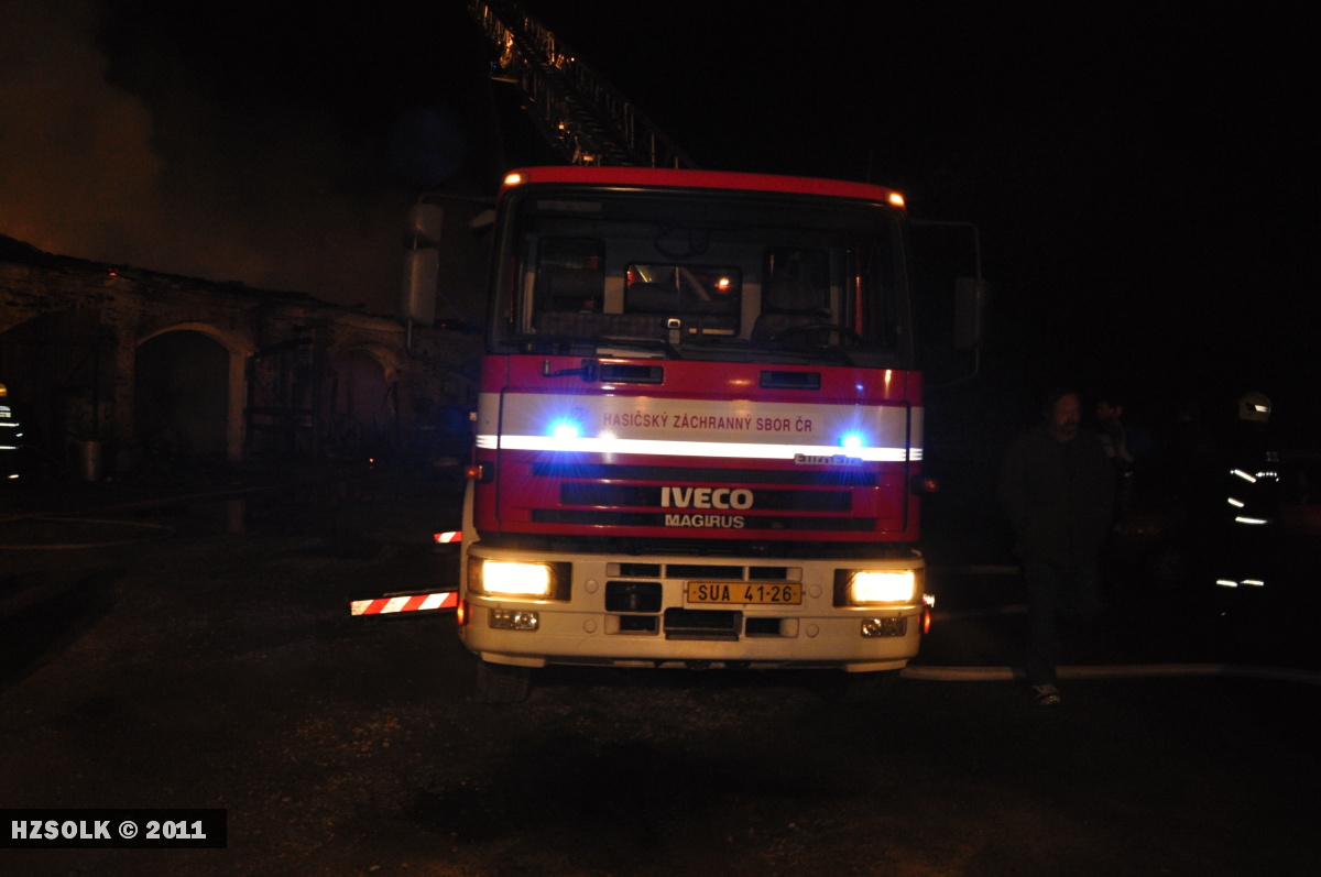31 22.10.2011 Požár autoservisu a stolárny Ruda nad Moravou - Bohdíkov18.JPG