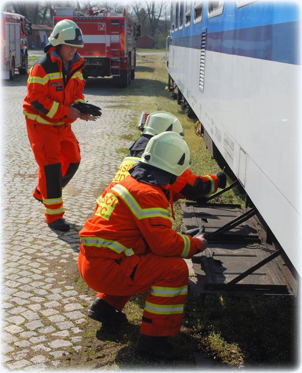 39 Cvičení Nehoda vlaku, Jindřichův Hradec - 12. 4. 2016 (32).JPG