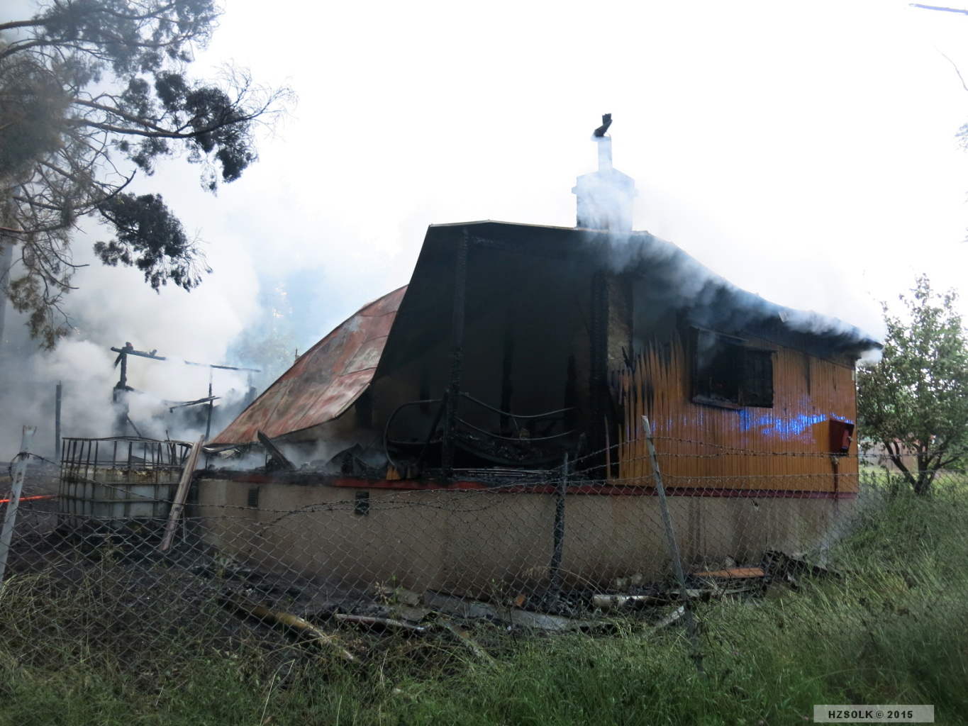 4 17-6-2015 Požár chaty Čechovice  - Záhoří (12).JPG
