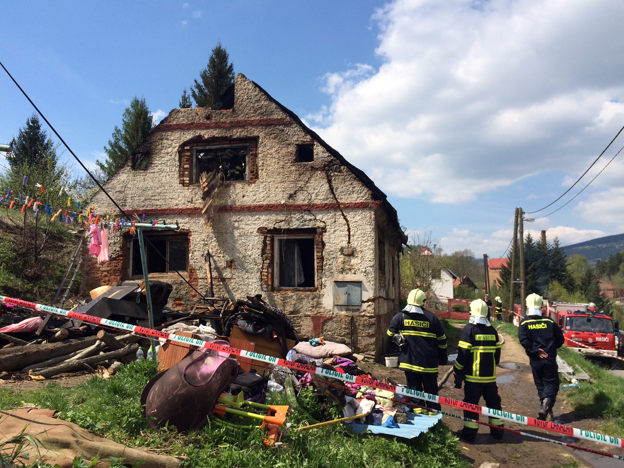 4 P_NB_3-5-2015 pozar RD PÍSEČNÁ (4).jpg
