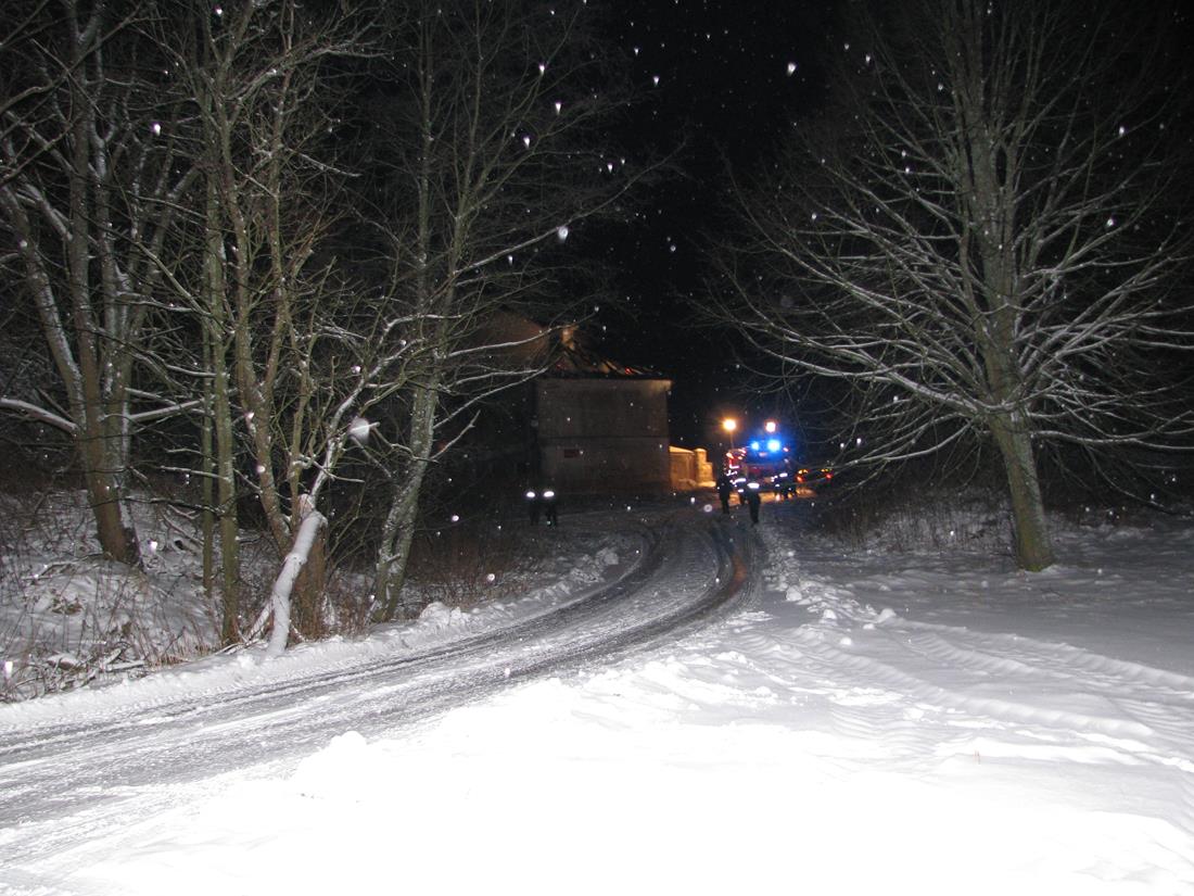 4 Požár domu, Korkusova Huť - 13. 1. 2016 (1).JPG