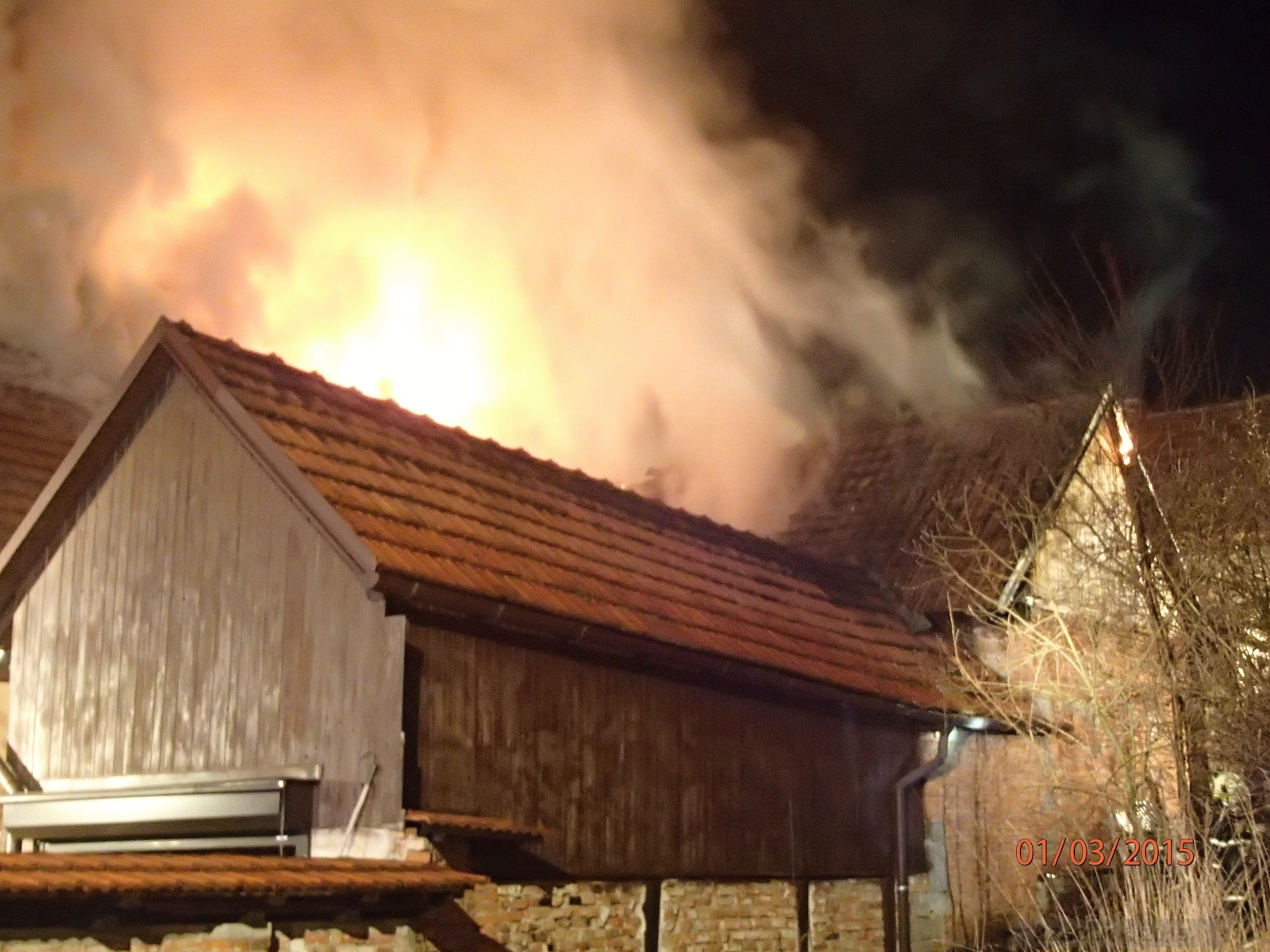 5 1-3-2015 požár RD  Opatovice (3).JPG