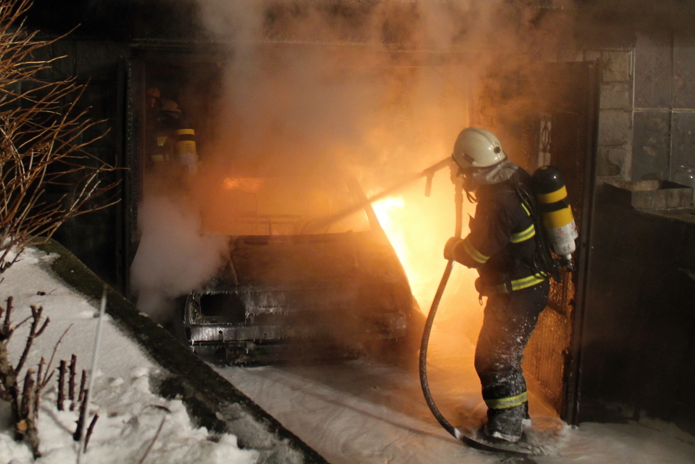6 20120212-požár domu Rožnov_19.JPG