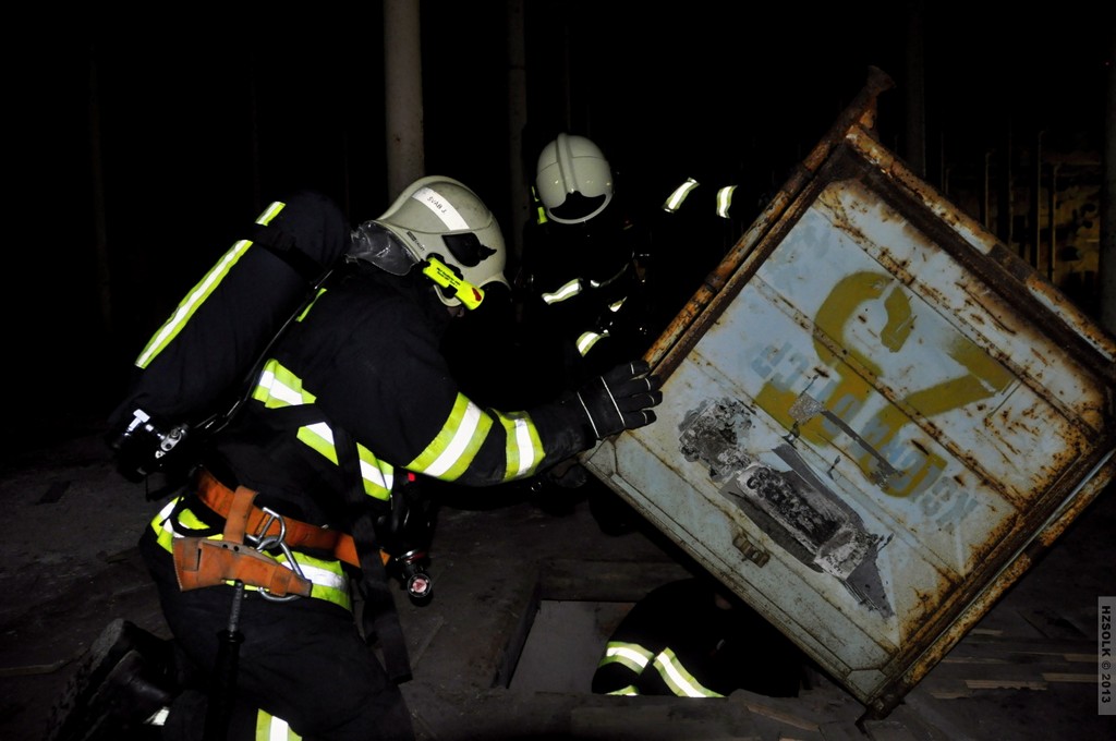 6-5-2013 cvičení osoby zavalené zasypané Zábřeh (10).JPG