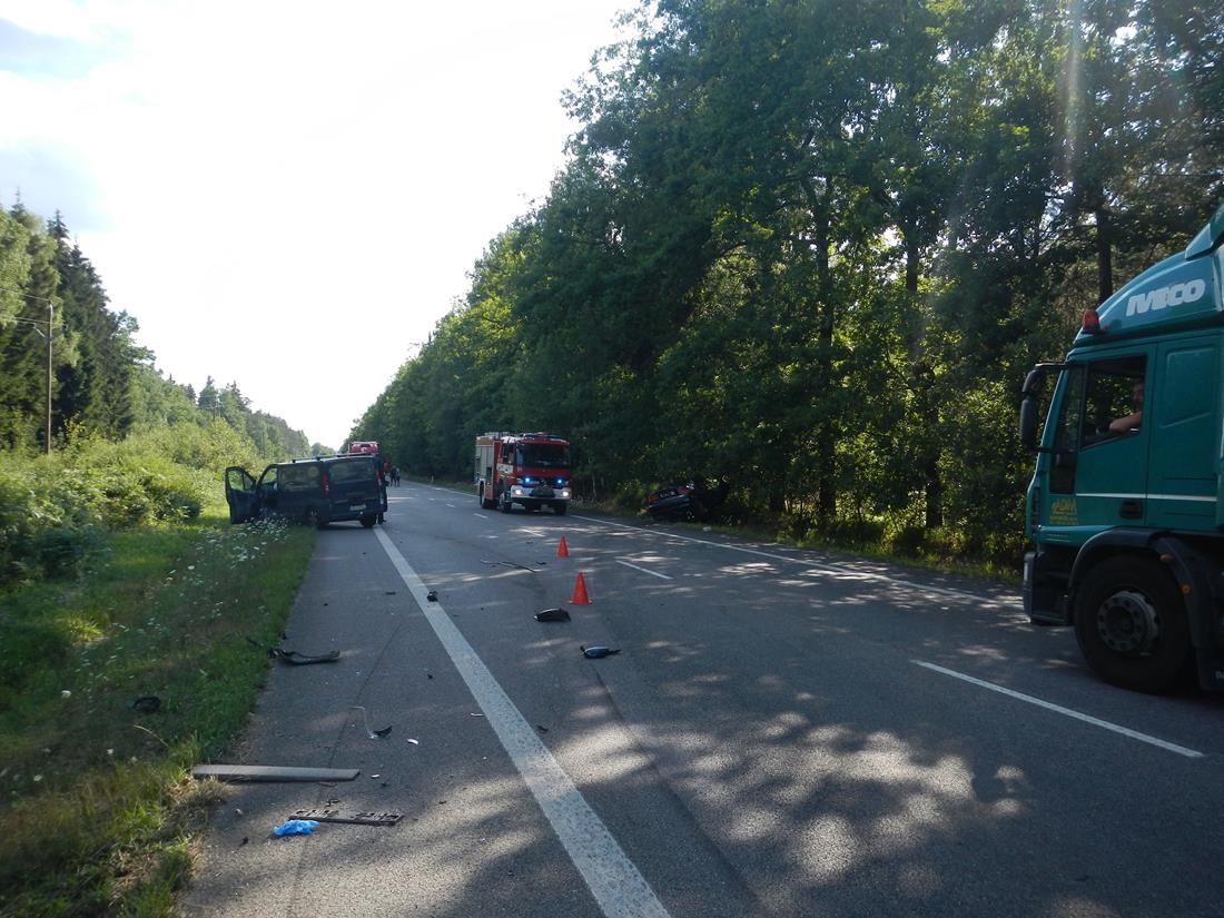 6 Dopravní nehoda 2 OA, Novosedly nad Nežárkou - 21. 7. 2015 (1).JPG