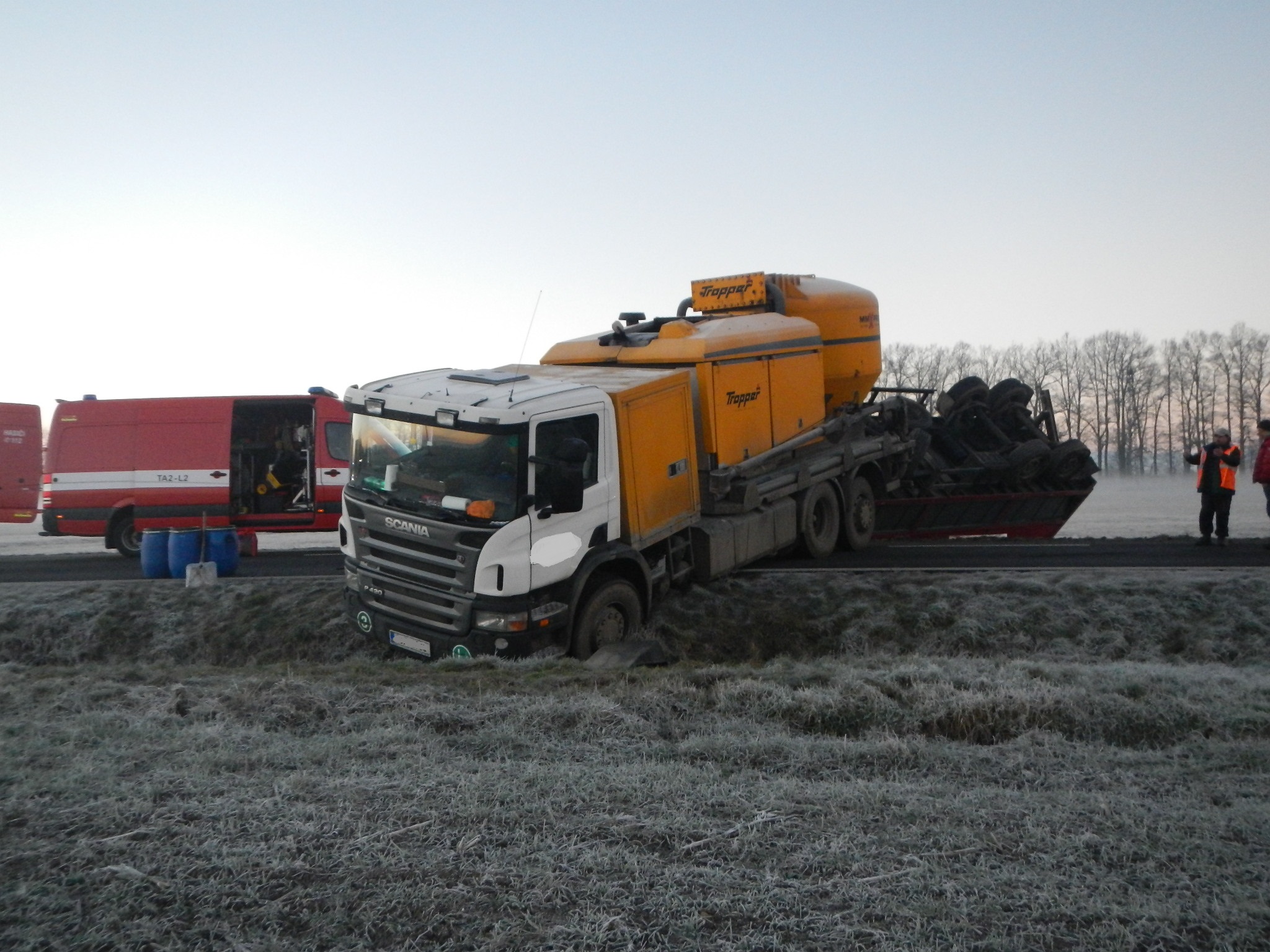 6 Dopravní nehoda kamiónu, Češňovice - 16. 12. 2013 (4).jpg