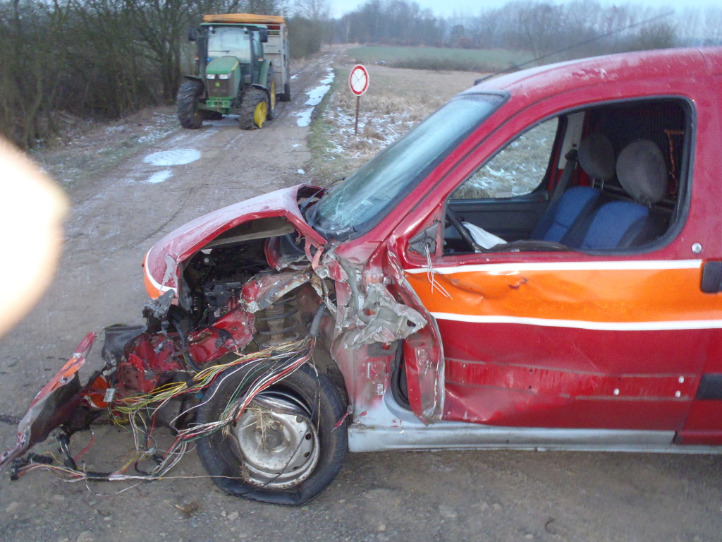 6_2_2018 DN traktor x OA Kařízek.JPG