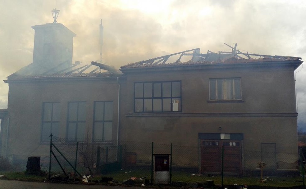 7 Požár kostela, Mirovice - 31. 3. 2015 (4).jpg