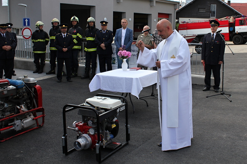 8 Žehnání praporu, Frymburk - 13. 6. 2014 (2).JPG